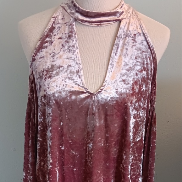 American Outfitters Tops - Velvet Halter Neck Cold-Shoulder Top in Dusty Rose